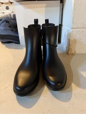 Women’s Black Waterproof Chelsea Rain Boots